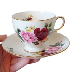 Queen Anne Teacup & Saucer Set